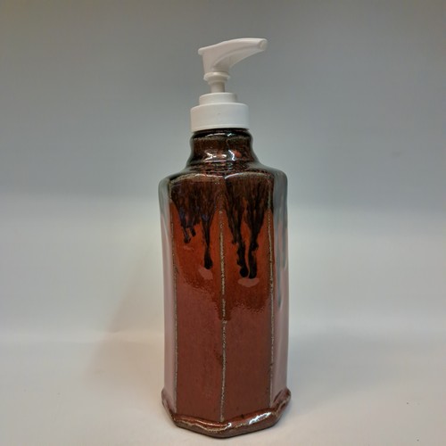 Click to view detail for #241135 Soap Dispenser Red/Black $16